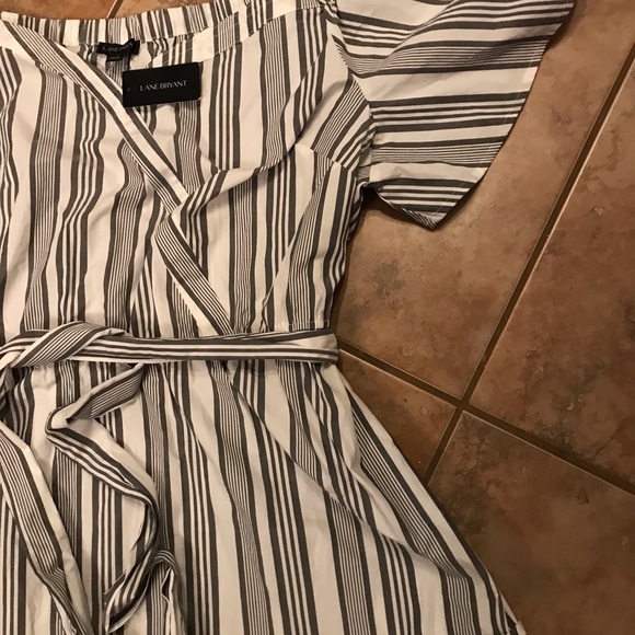 NWT New Lane Bryant 20 Grey White Striped  Shirt - Picture 3 of 4